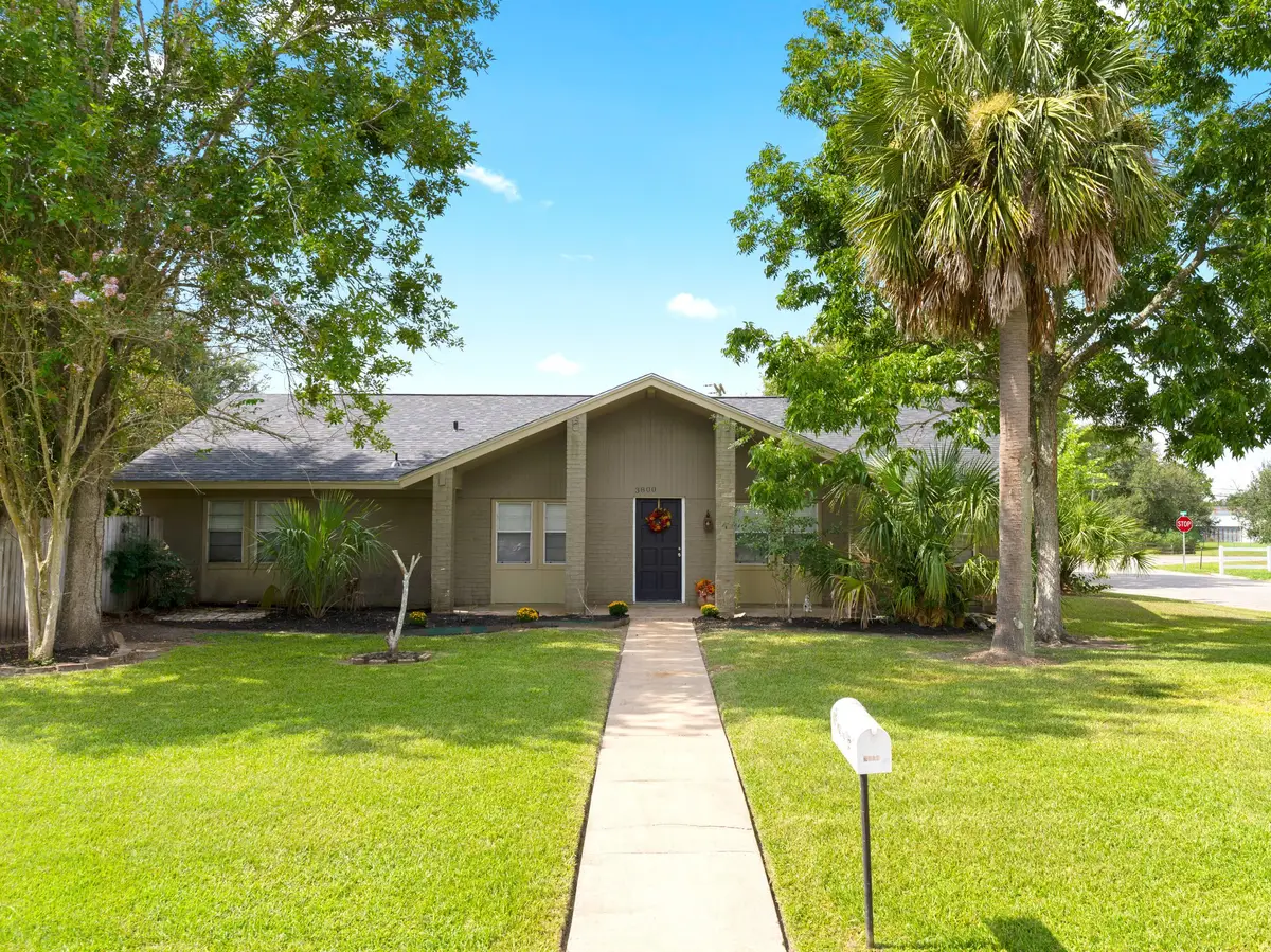 3800 Holly Glen Drive, Bay City, TX 77414 - Image #1