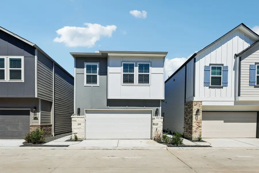 10028 Rustic Charm Street, Houston, TX 77080 - Image #2