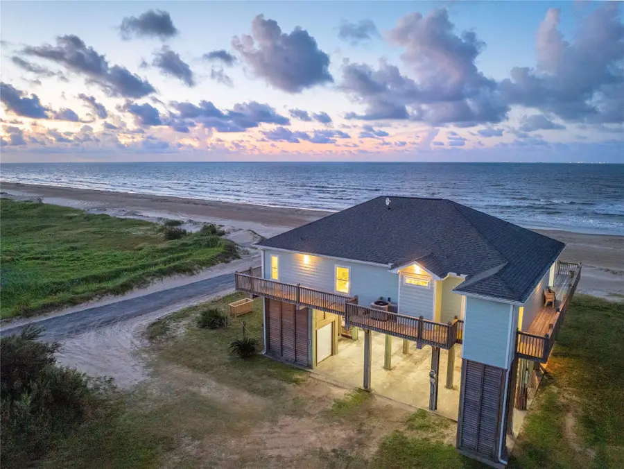 841 Buell, Crystal Beach, TX 77650 - Image #2