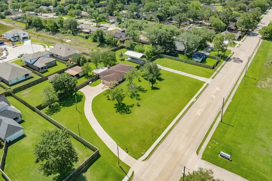 1412 Buchta Road, Angleton, TX 77515 - #3