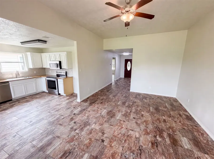 9002 Barracuda Drive, Texas City, TX 77591 - #2