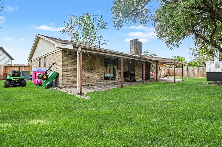 56 W Candlewood Street, Lake Jackson, TX 77566 - #3