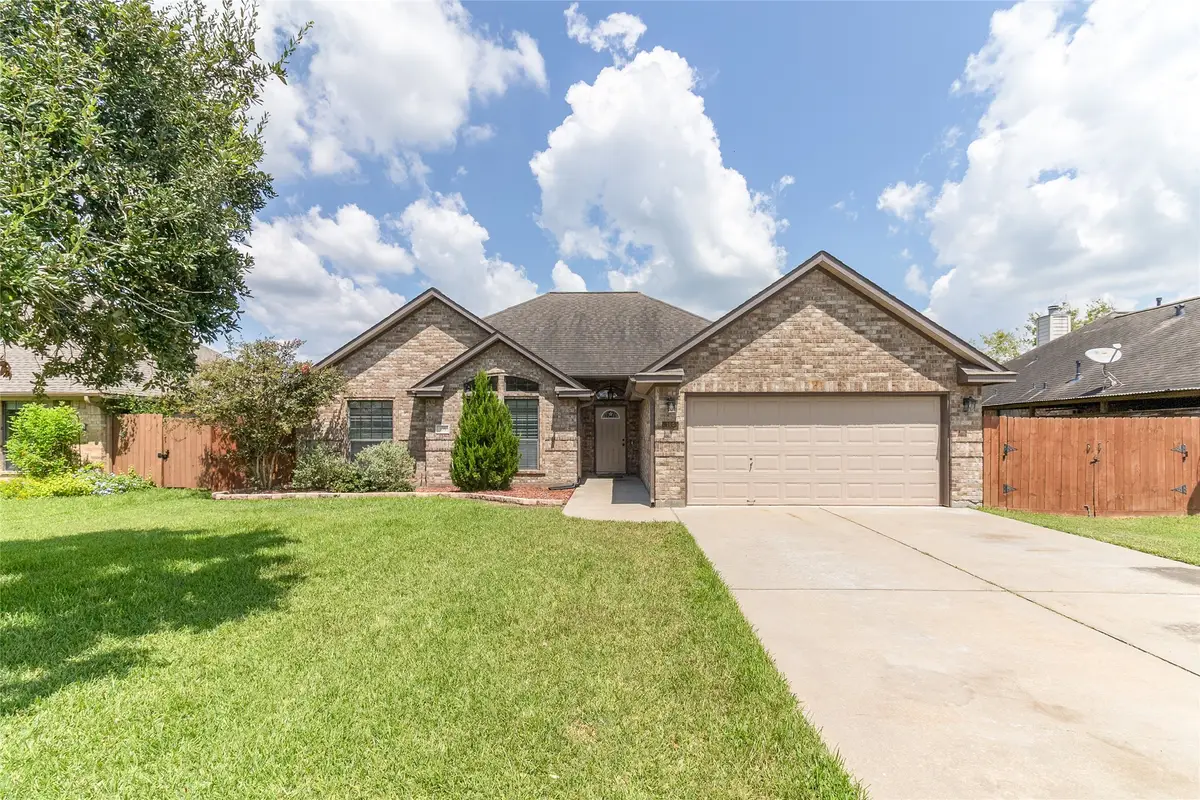 105 Hummingbird Court, Richwood, TX 77566 - Image #1