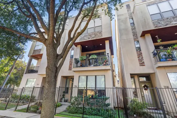 704 W 8th Street, Houston, TX 77007