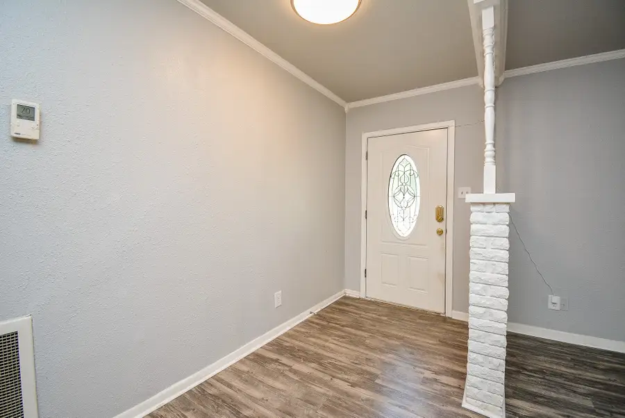 902 Avenue I, El Campo, TX 77437 - Image #3