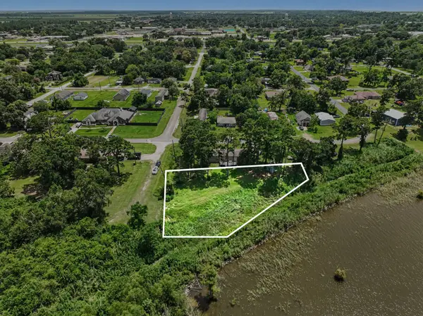 0000 Ed Hopkins, Anahuac, TX 77514