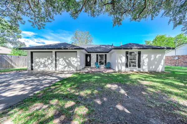 3713 Wilshire Drive, Alvin, TX 77511