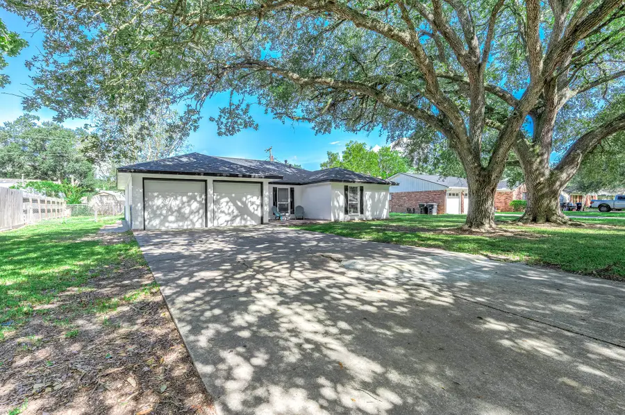 3713 Wilshire Drive, Alvin, TX 77511 - #2