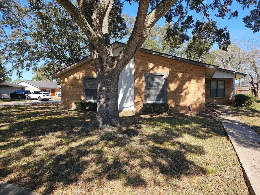 2207 Gontier Drive, Bay City, TX 77414 - Image #3