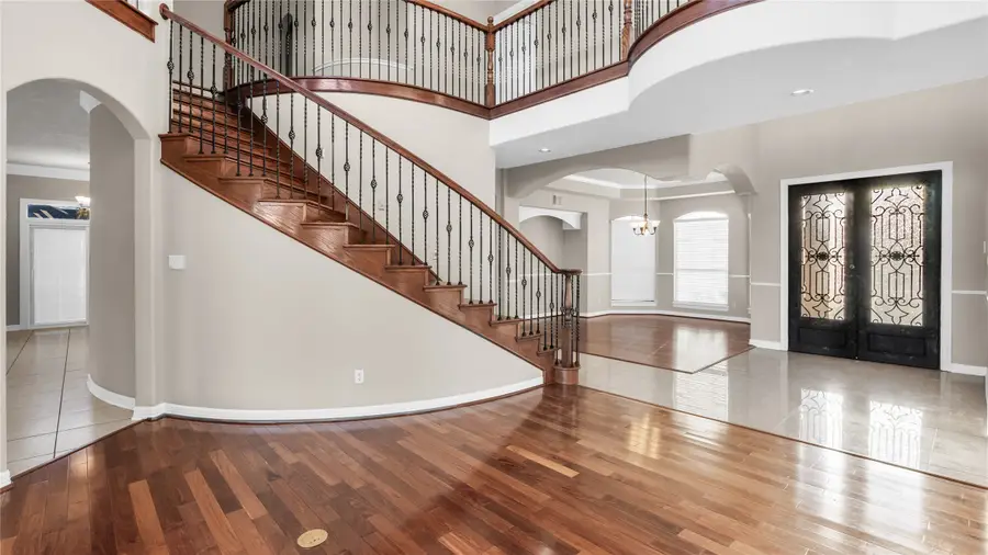 1905 Woodglen Court, Pearland, TX 77581 - Image #3