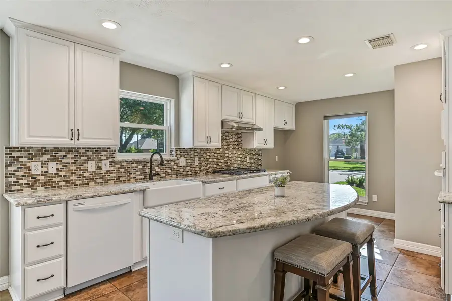 513 Meadow Bend Drive, Friendswood, TX 77546 - #3