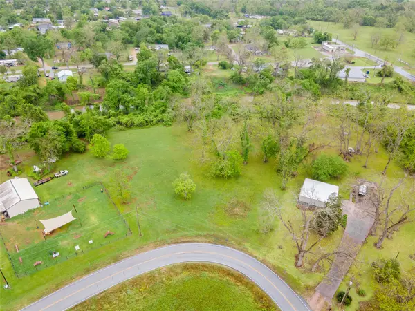 1026 Colony Drive, Angleton, TX 77515