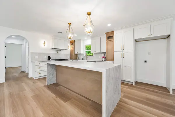 10814 Moonlight Drive, Houston, TX 77096