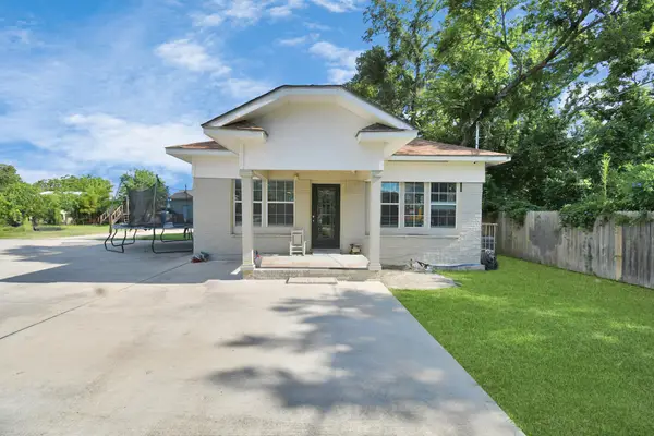 4917 Tronewood Street, Houston, TX 77016