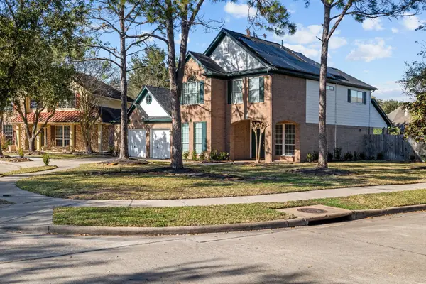 2372 Autumn Mist Court, League City, TX 77573