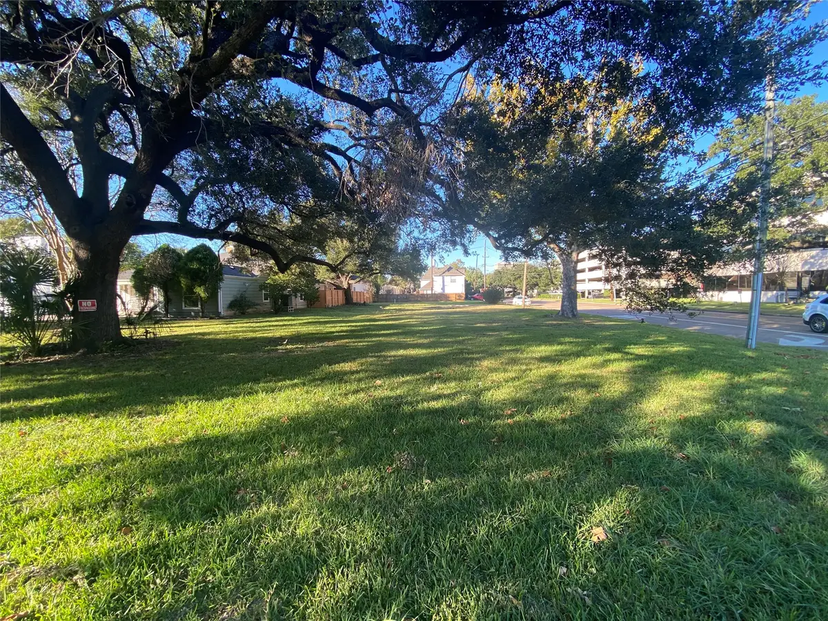 4800 Bellaire Boulevard, Bellaire, TX 77401 - #1