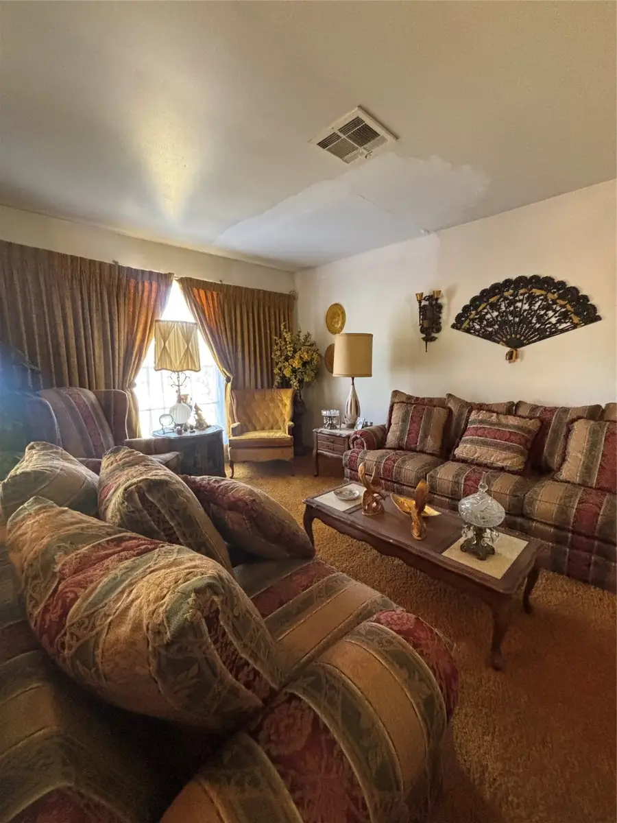 13026 Glenwyck Street, Houston, TX 77045 - Image #2