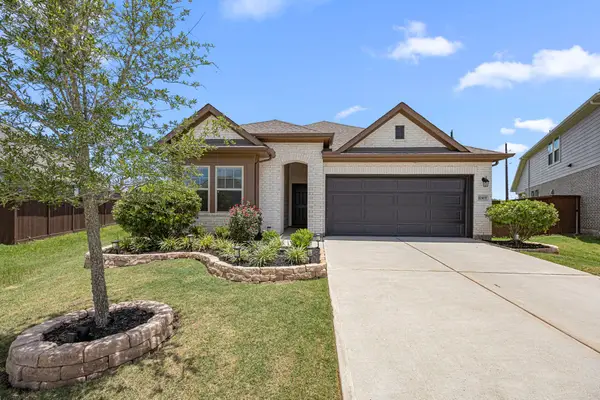 10419 Hay Meadow Drive, Iowa Colony, TX 77583