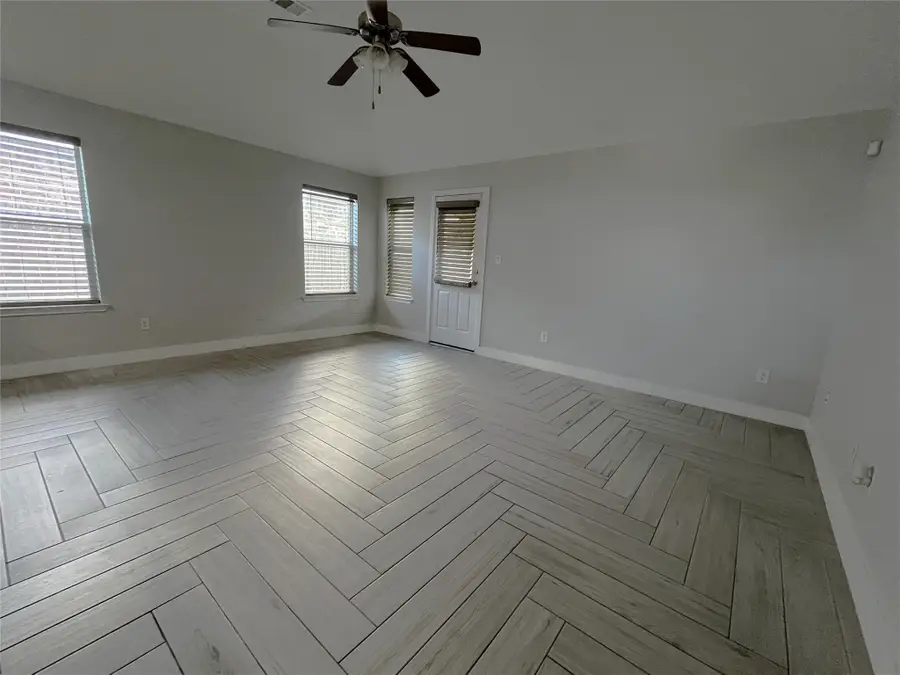 8603 W Highlands Crossing, Highlands, TX 77562 - #2