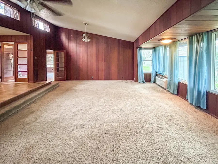 530 Circle Way, Lake Jackson, TX 77566 - Image #2