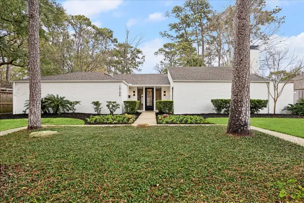 10106 Cedar Creek Drive, Houston, TX 77042