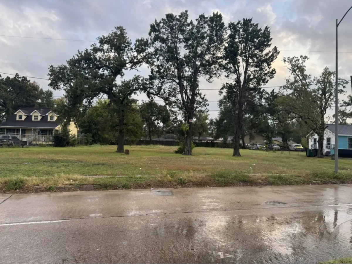 6714 E Crosstimbers Street, Houston, TX 77028 - #1