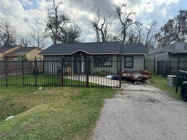 8002 Crestview Drive, Houston, TX 77028