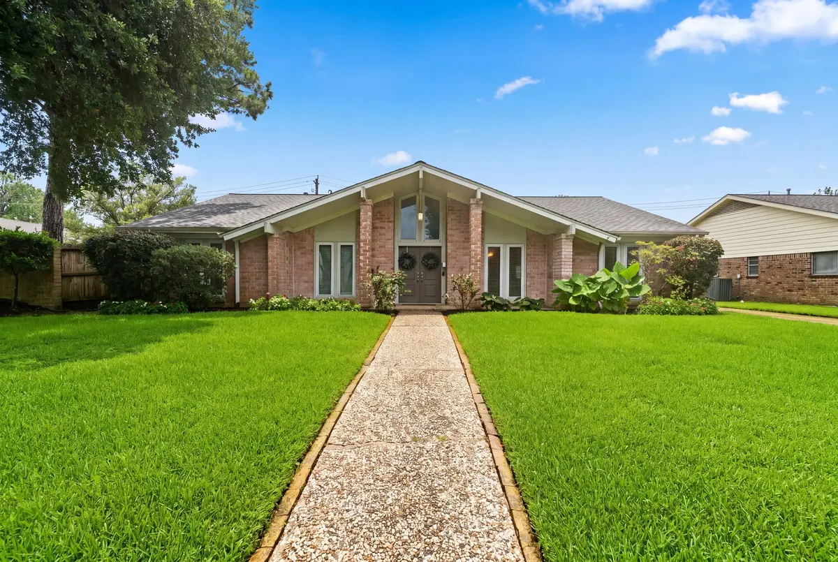 10735 Cedar Creek Drive, Houston, TX 77042 - #1