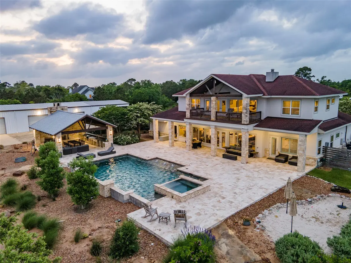 2112 Washington Avenue, Alvin, TX 77511 - Image #1