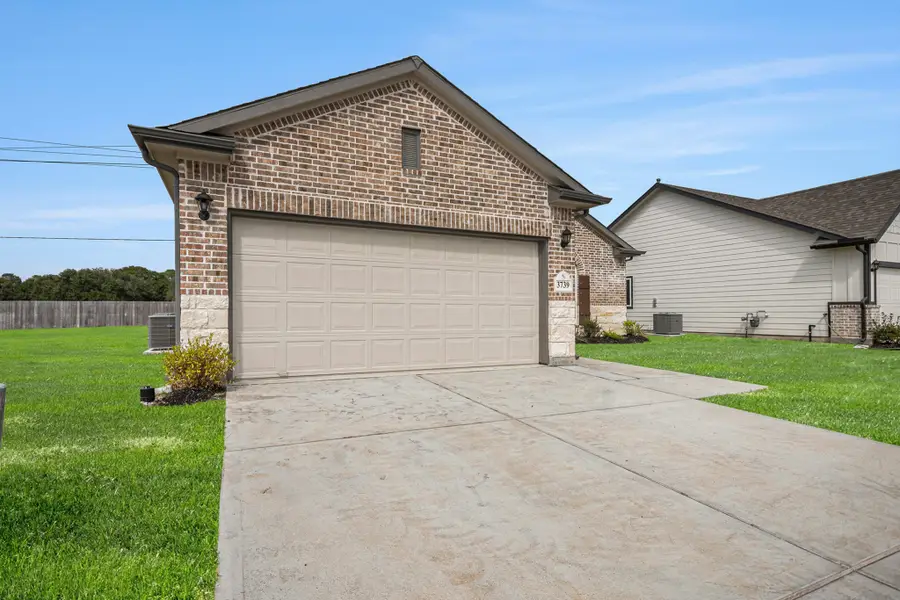 3739 Crawford Street, Bay City, TX 77414 - Image #3