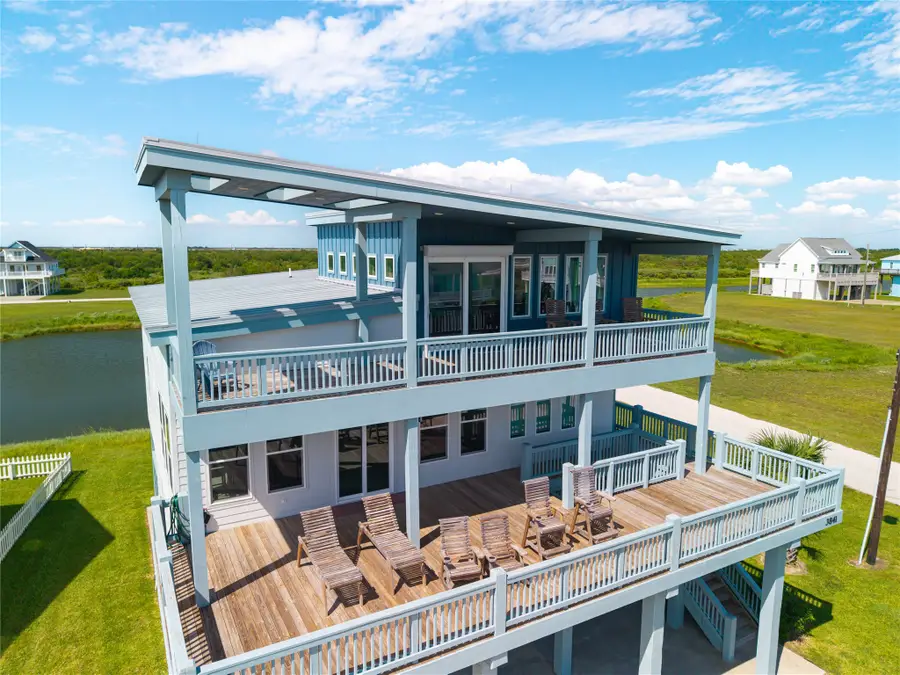 3841 Biscayne Beach Road, Crystal Beach, TX 77650 - #2