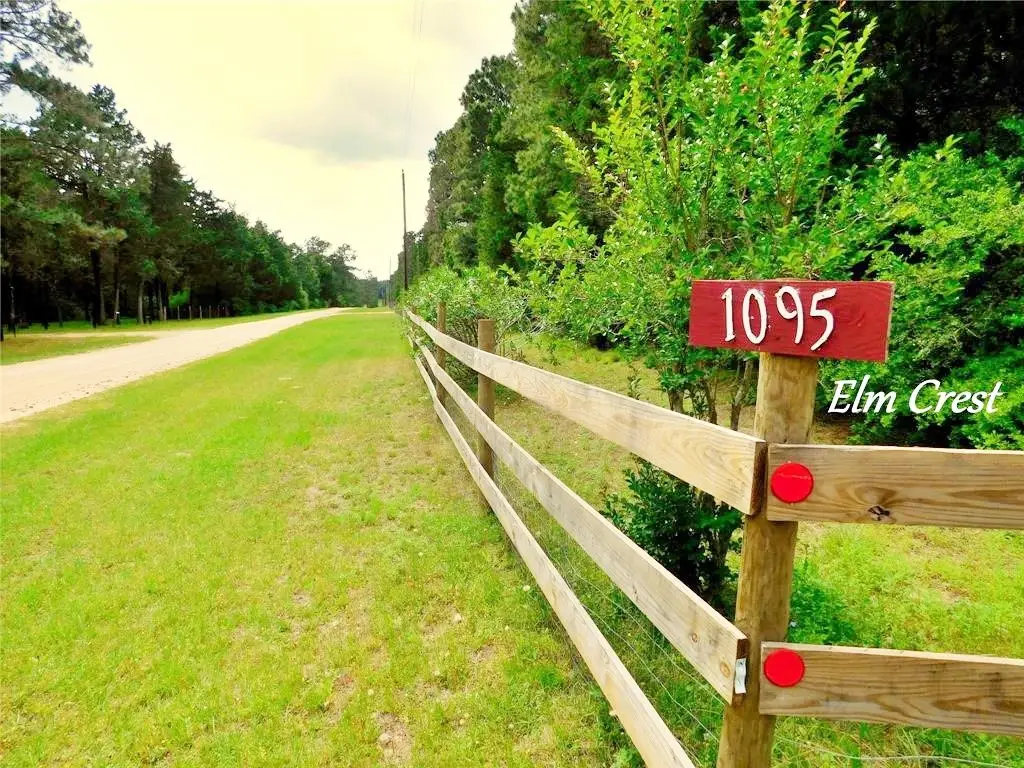 1095 Elm Crest Drive, New Ulm, TX 78950 - #1