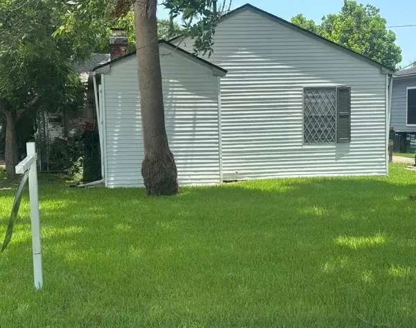 417 S Kansas Street, La Porte, TX 77571