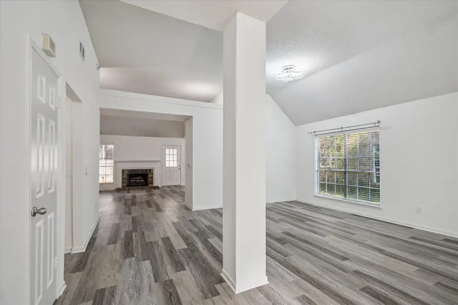 143 W Village Knoll Circle, The Woodlands, TX 77381 - Image #3