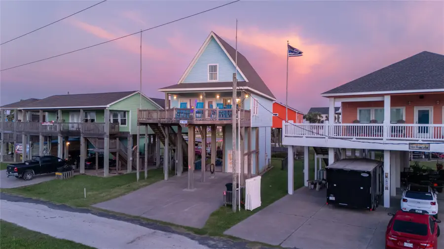 1819 N Pompano Ln, Crystal Beach, TX 77650 - #2