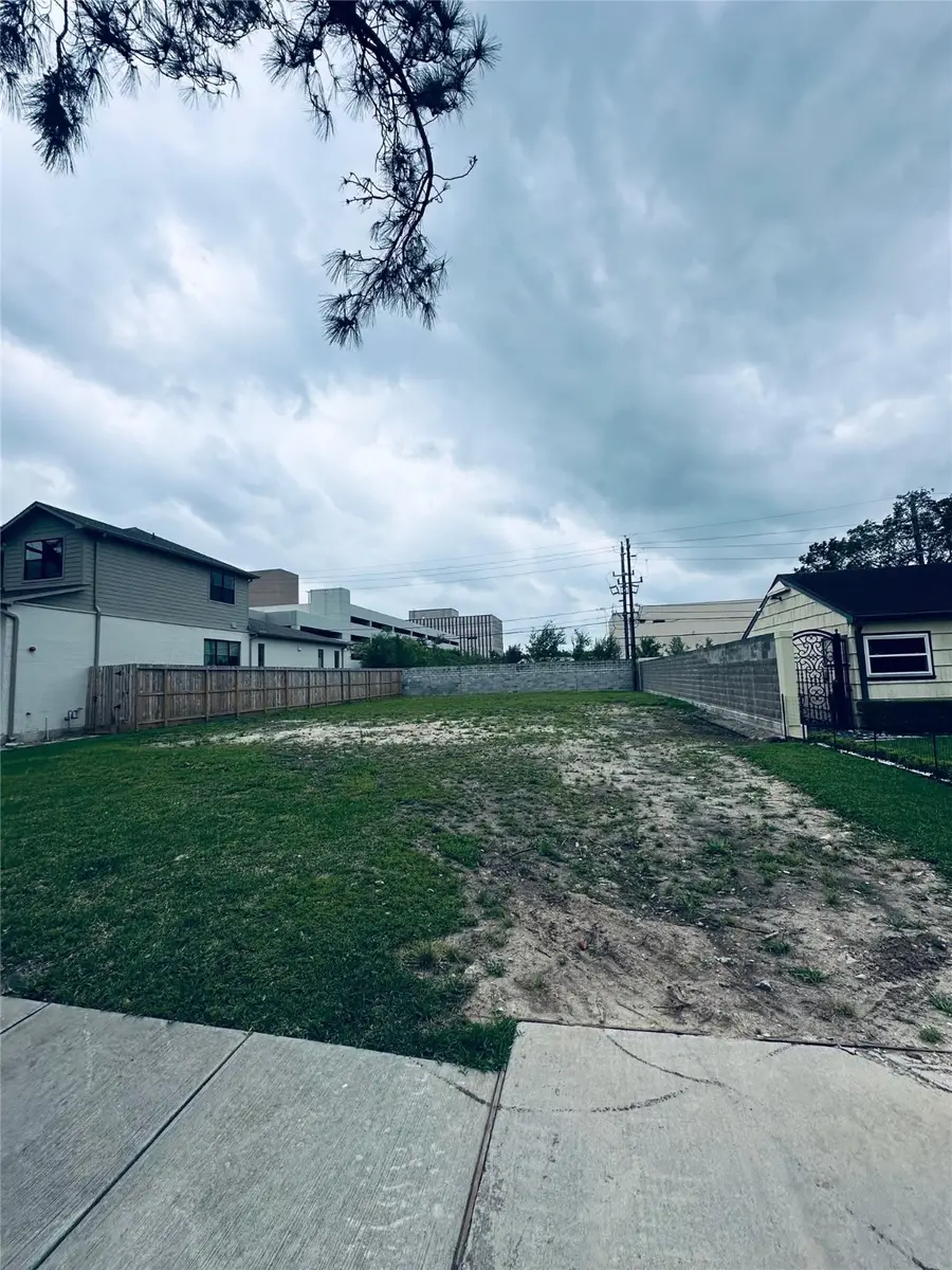 4909 Mayfair St, Bellaire, TX 77401 - Image #2