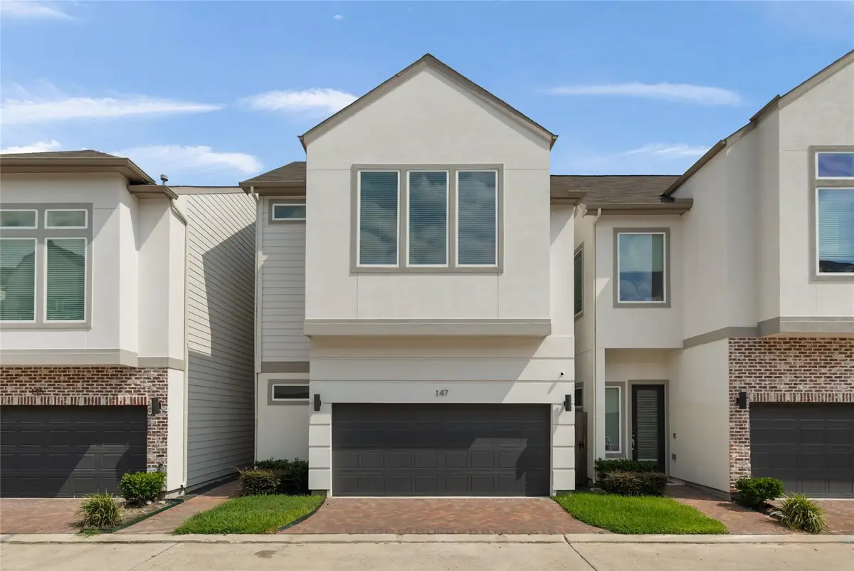 147 Knightsbridge Park Lane, Houston, TX 77018 - Image #1