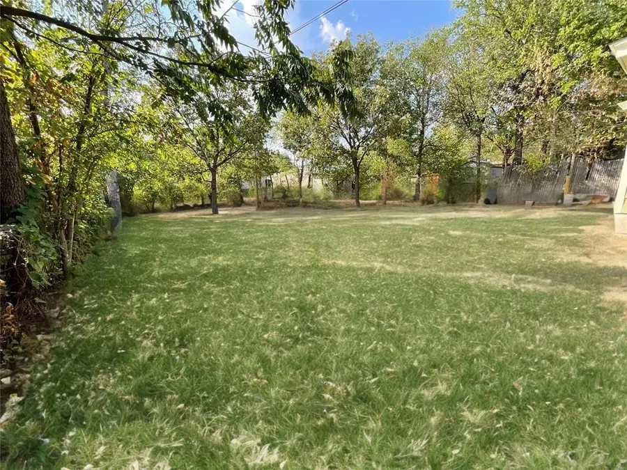 1801 Lawther Drive, River Oaks, TX 76114 - Image #3