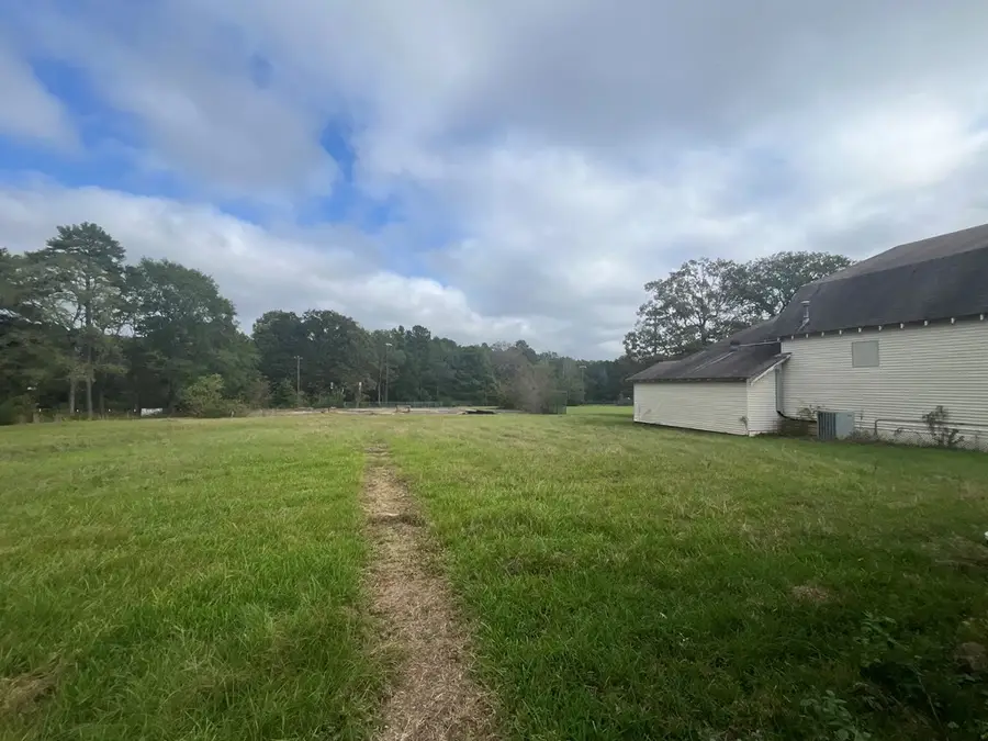 215 Buchanan Street, Broaddus, TX 75929 - Image #3