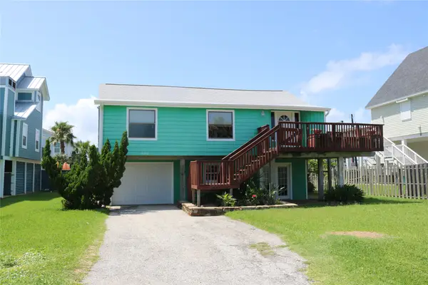 16542 John Silver Road, Jamaica Beach, TX 77554