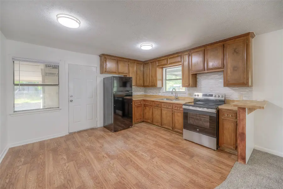 305 Oak Ridge Drive, Onalaska, TX 77360 - Image #2