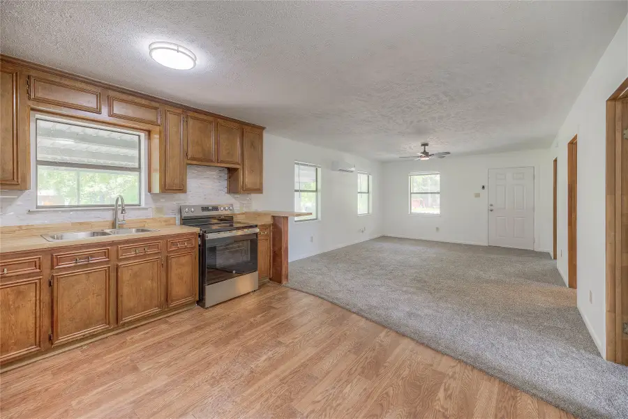 305 Oak Ridge Drive, Onalaska, TX 77360 - Image #3