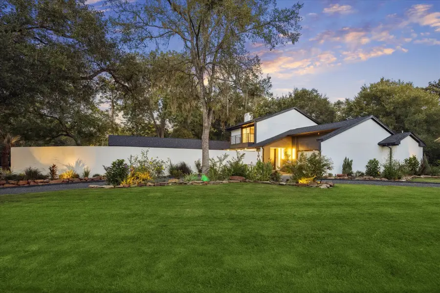 203 Cove Creek Lane, Houston, TX 77042 - Image #2