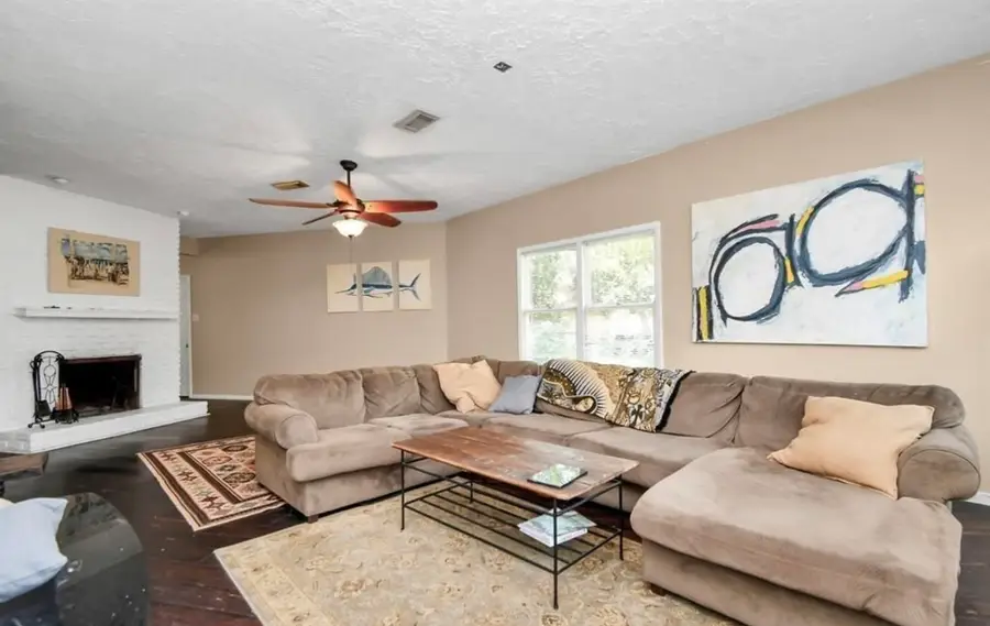1446 Pirates Cove, Nassau Bay, TX 77058 - Image #3
