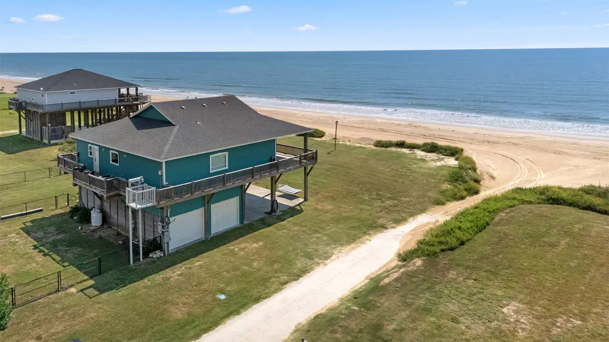 986 Dolly Street, Gilchrist, TX 77617 - #1