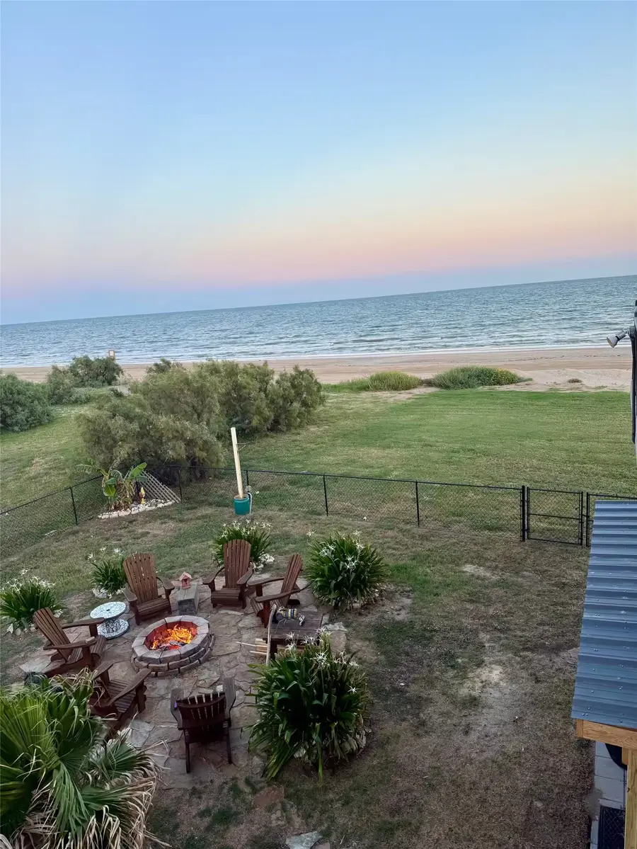 986 Dolly Street, Gilchrist, TX 77617 - #3