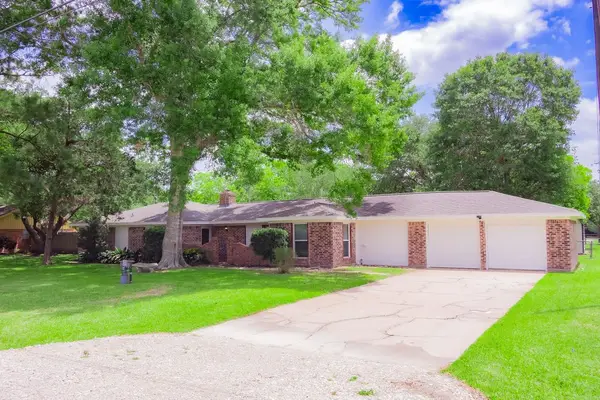 3240 County Road 155, Alvin, TX 77511