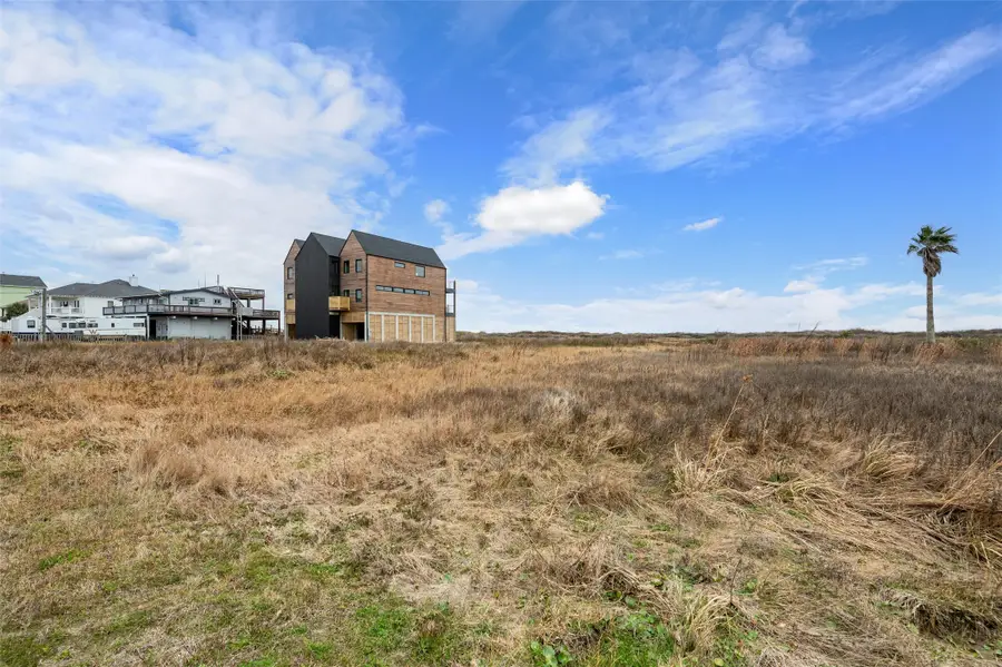 338 Atkinson Street, Crystal Beach, TX 77650 - #2