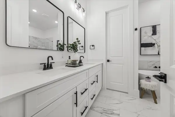 5606 Azores, Houston, TX 77091