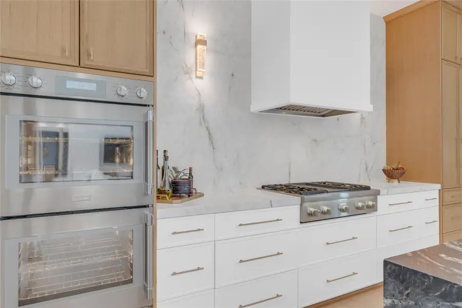 5602 Ella Lee Lane, Houston, TX 77056 - Image #2